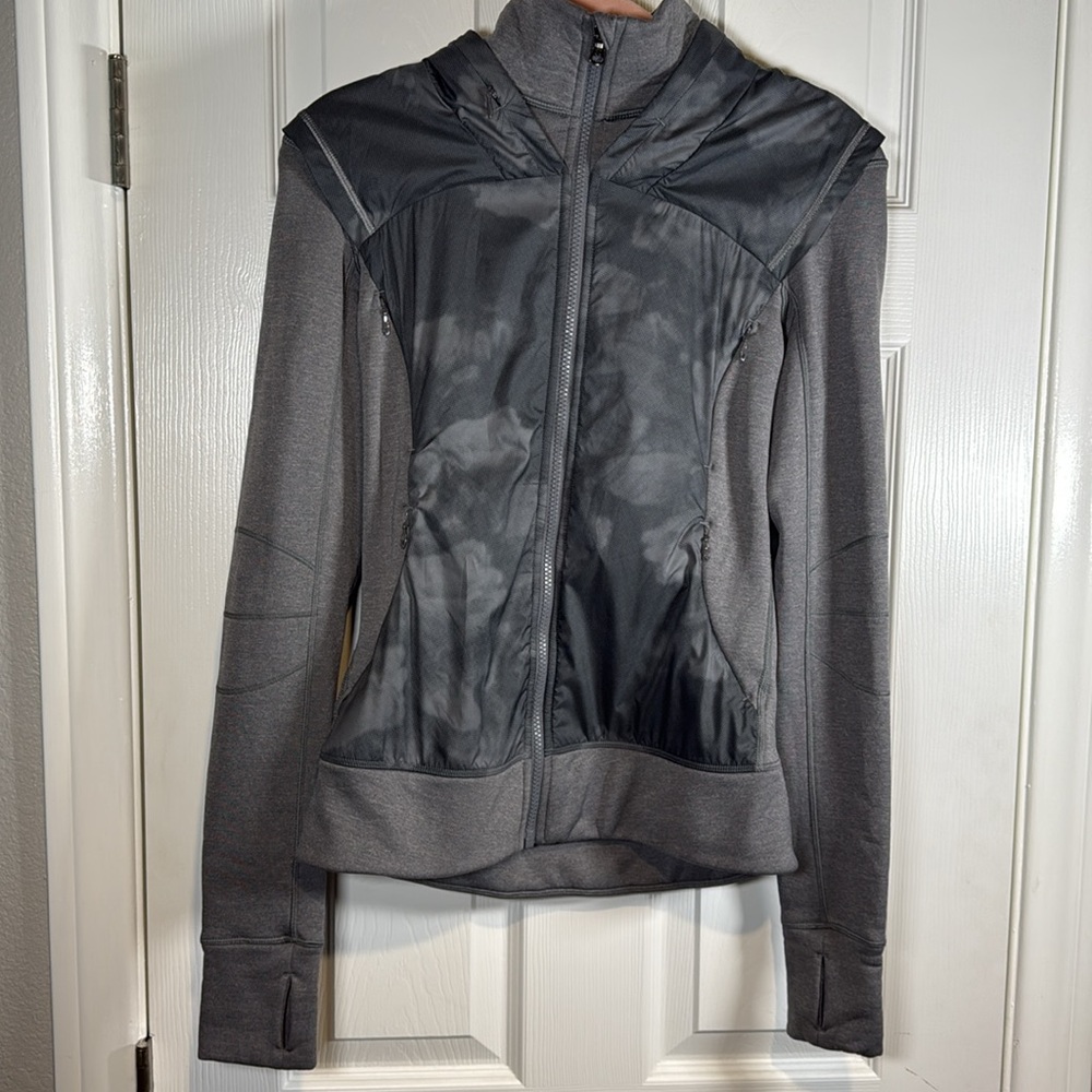 #75 Lululemon Snug Sprinter Jacket $168MSRP - Picture 6 of 13